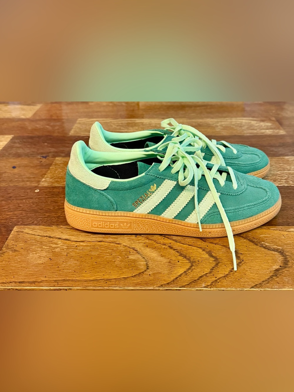 adidas Original Handball Spezial Suede Sneakers in green - Women’s